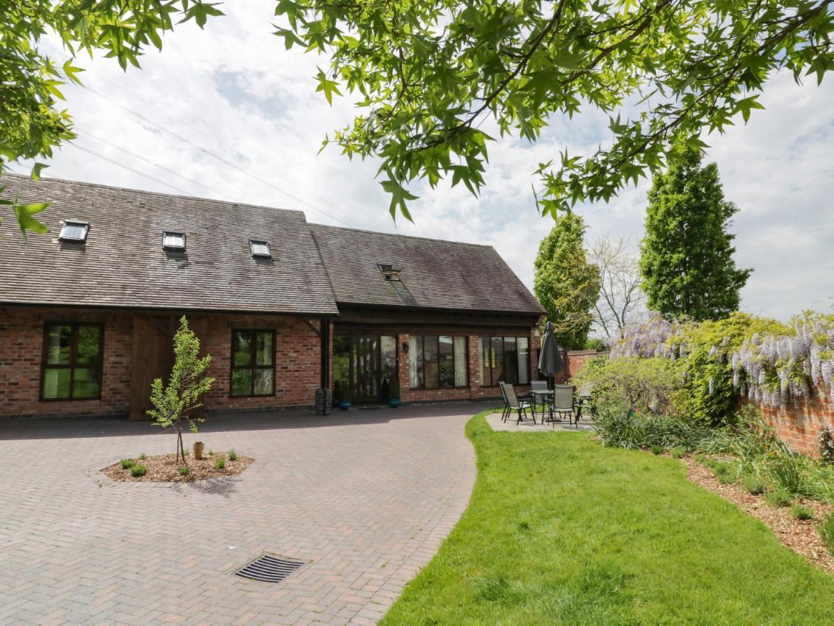 Вилла The Stables Стаурбридж Экстерьер фото